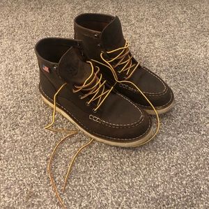 Danner Women’s Bull Run Moc Toe 6” Brown. Size 7.5